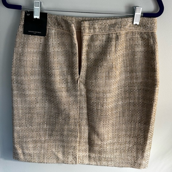 NWT Banana Republic Women's Beige Pencil Skirt - Picture 4 of 10